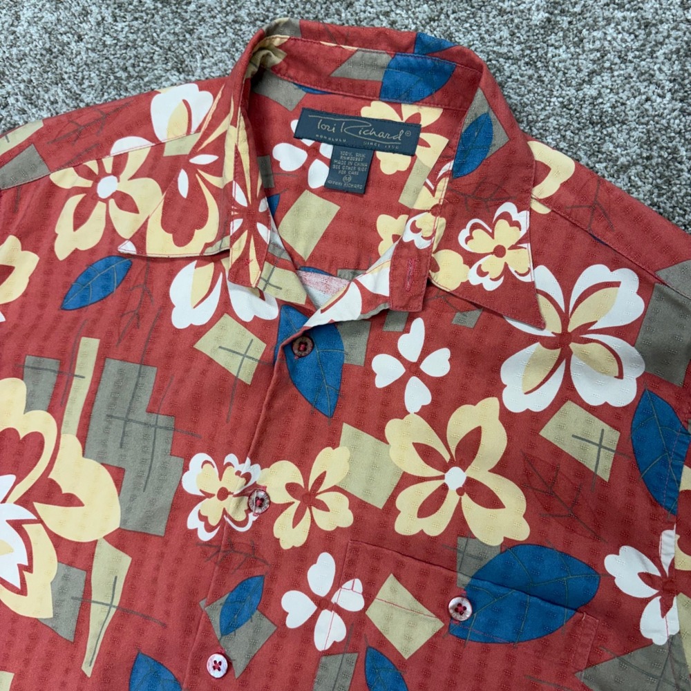 Tori Richard 100% Silk Hawaiian Button Down Shirt Mens Medium Floral Aloha Red